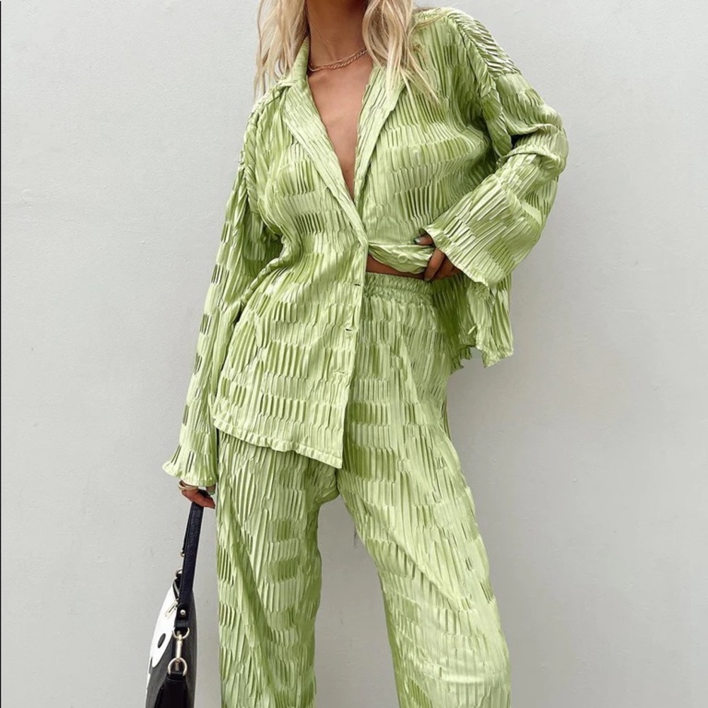 Silky Green Textured Oversized Set Size 4